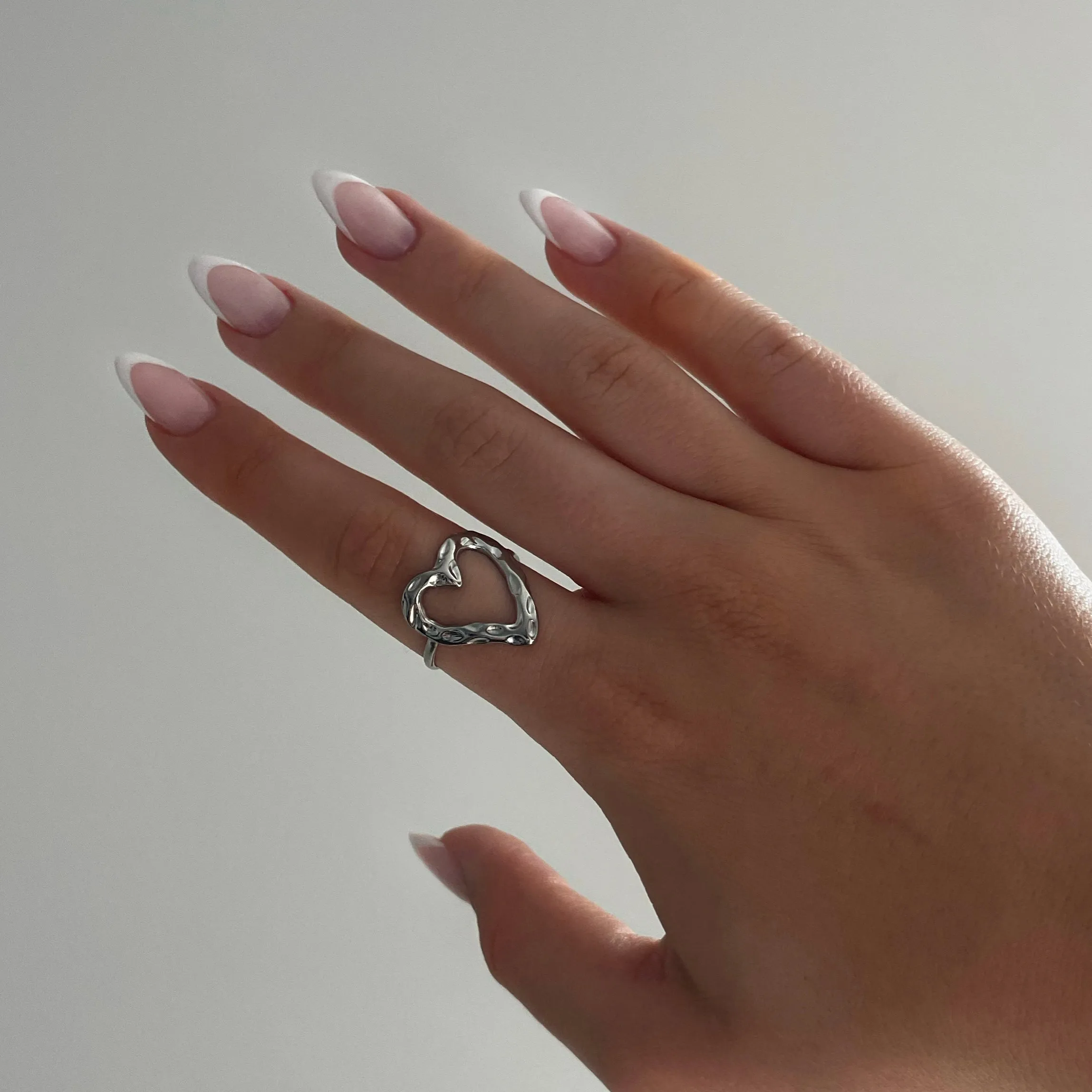ADJUSTABLE TEXTURED HEART RING - SILVER
