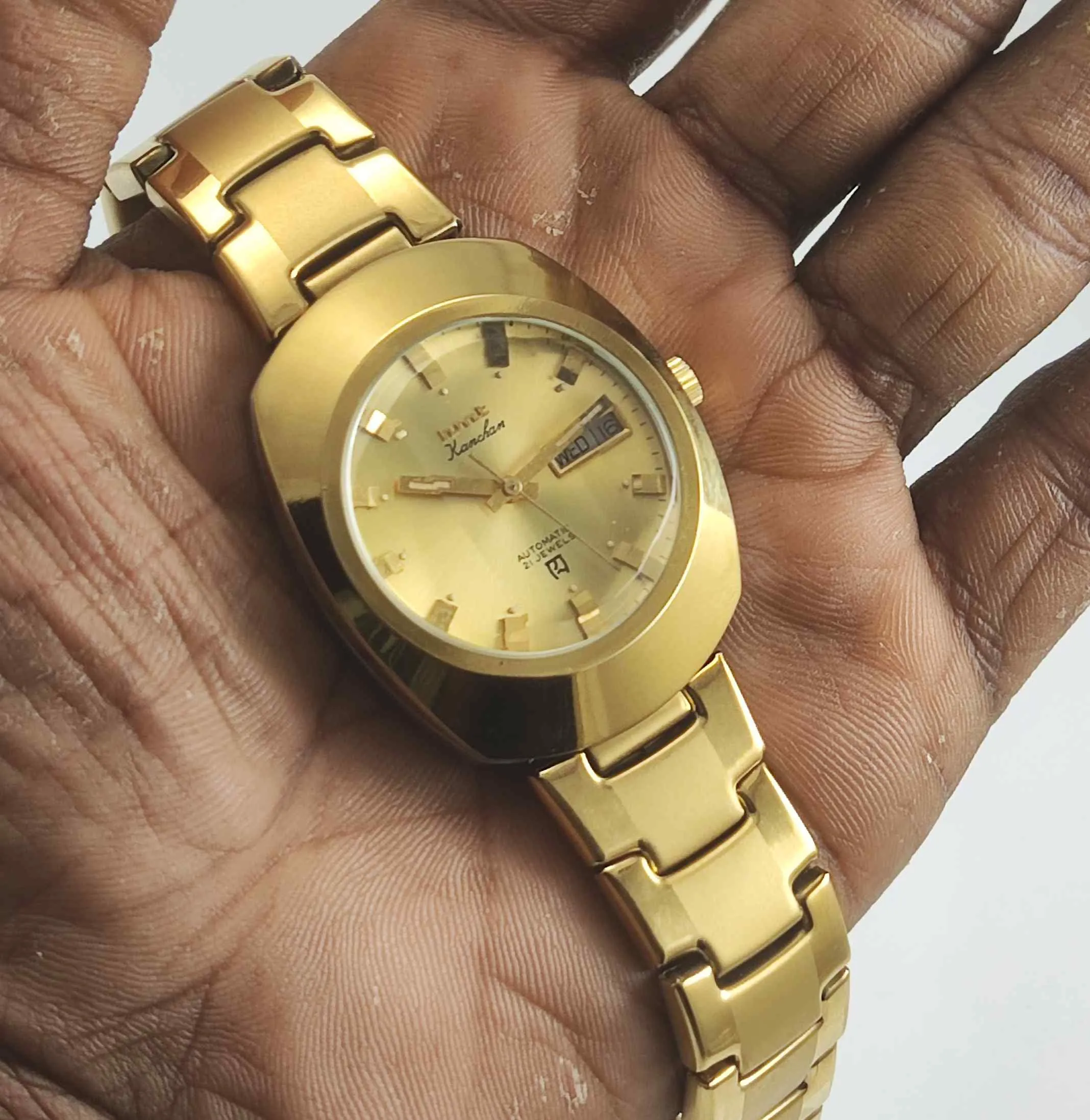 HMT Kanchan Golden Dial Golden case 21 Jewels Men's Watch 0231