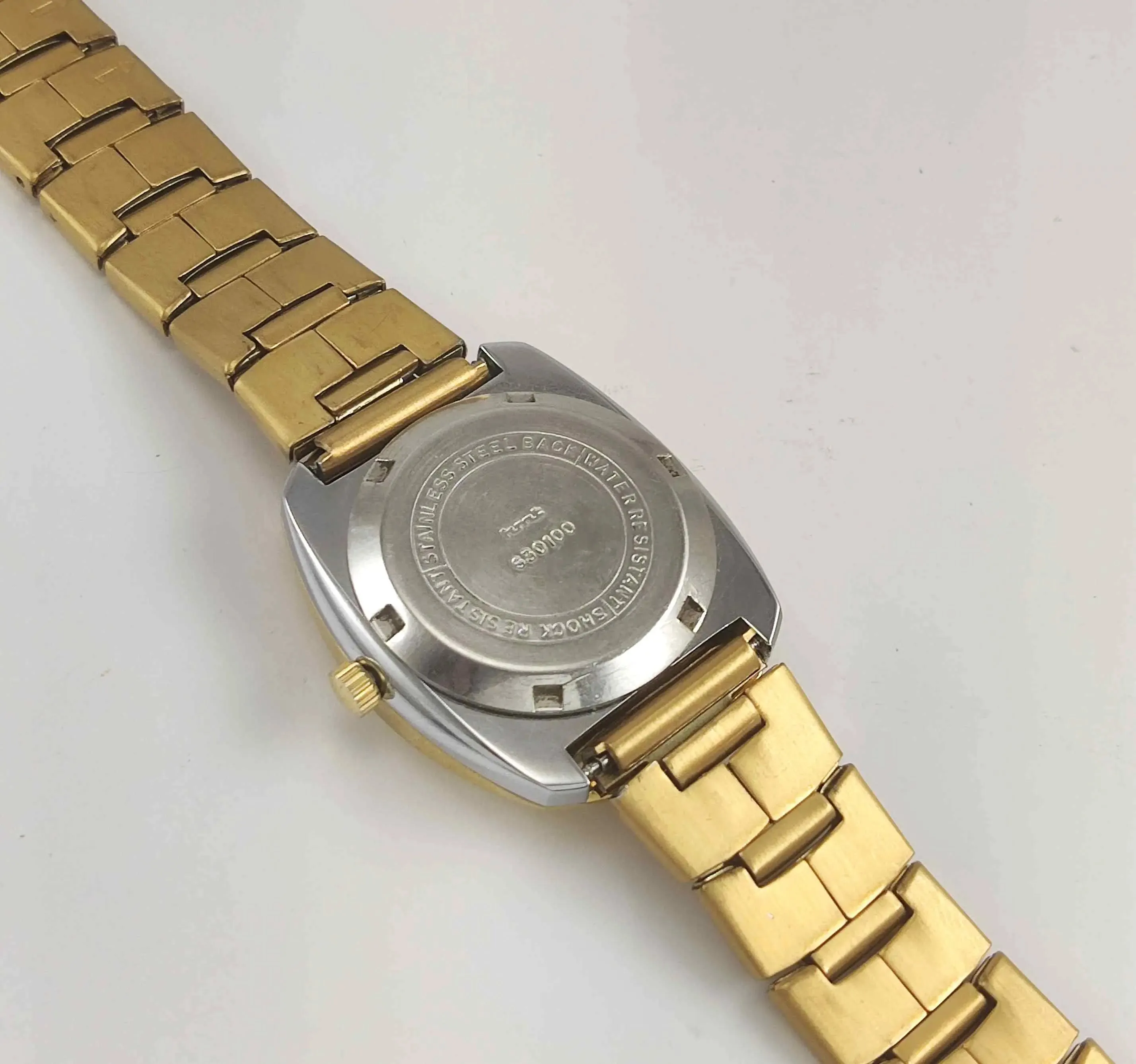 HMT Kanchan Golden Dial Golden case 21 Jewels Men's Watch 0231