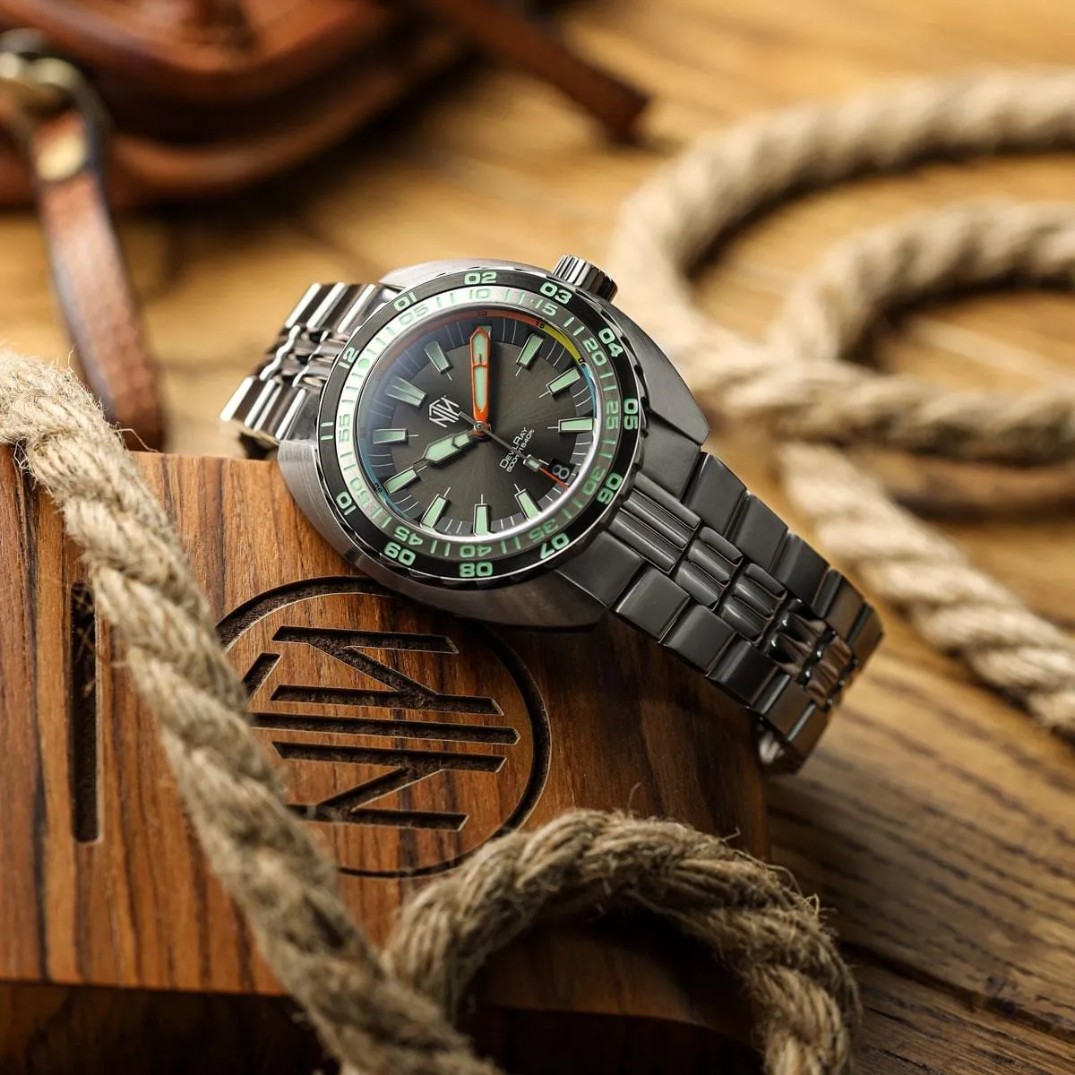 NTH DevilRay Automatic Dive Watch - No Date - Gunmetal Sunburst
