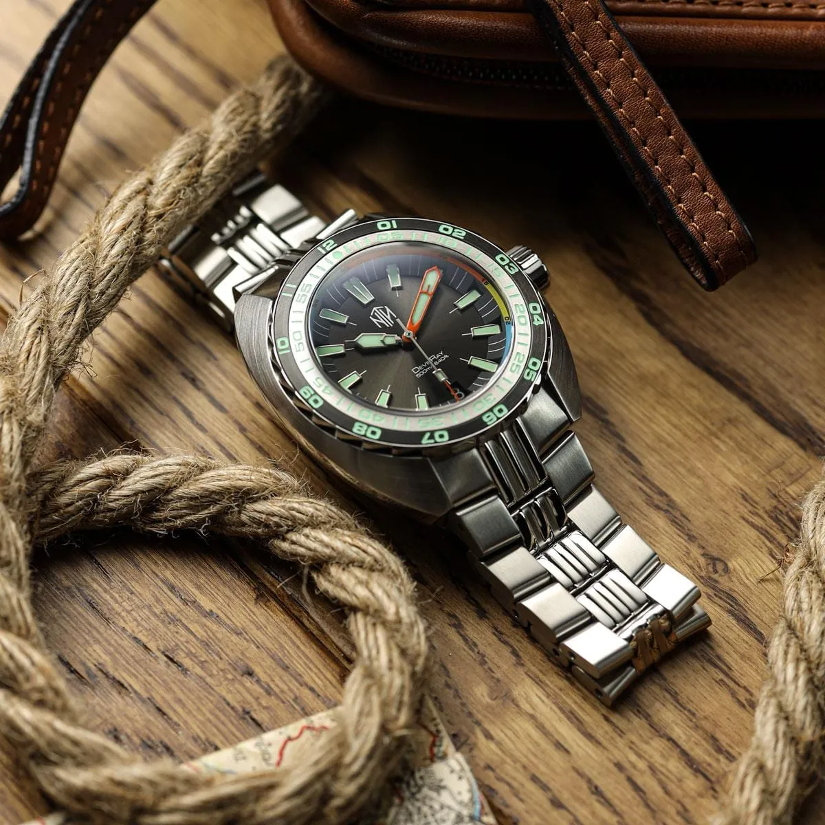 NTH DevilRay Automatic Dive Watch - No Date - Gunmetal Sunburst
