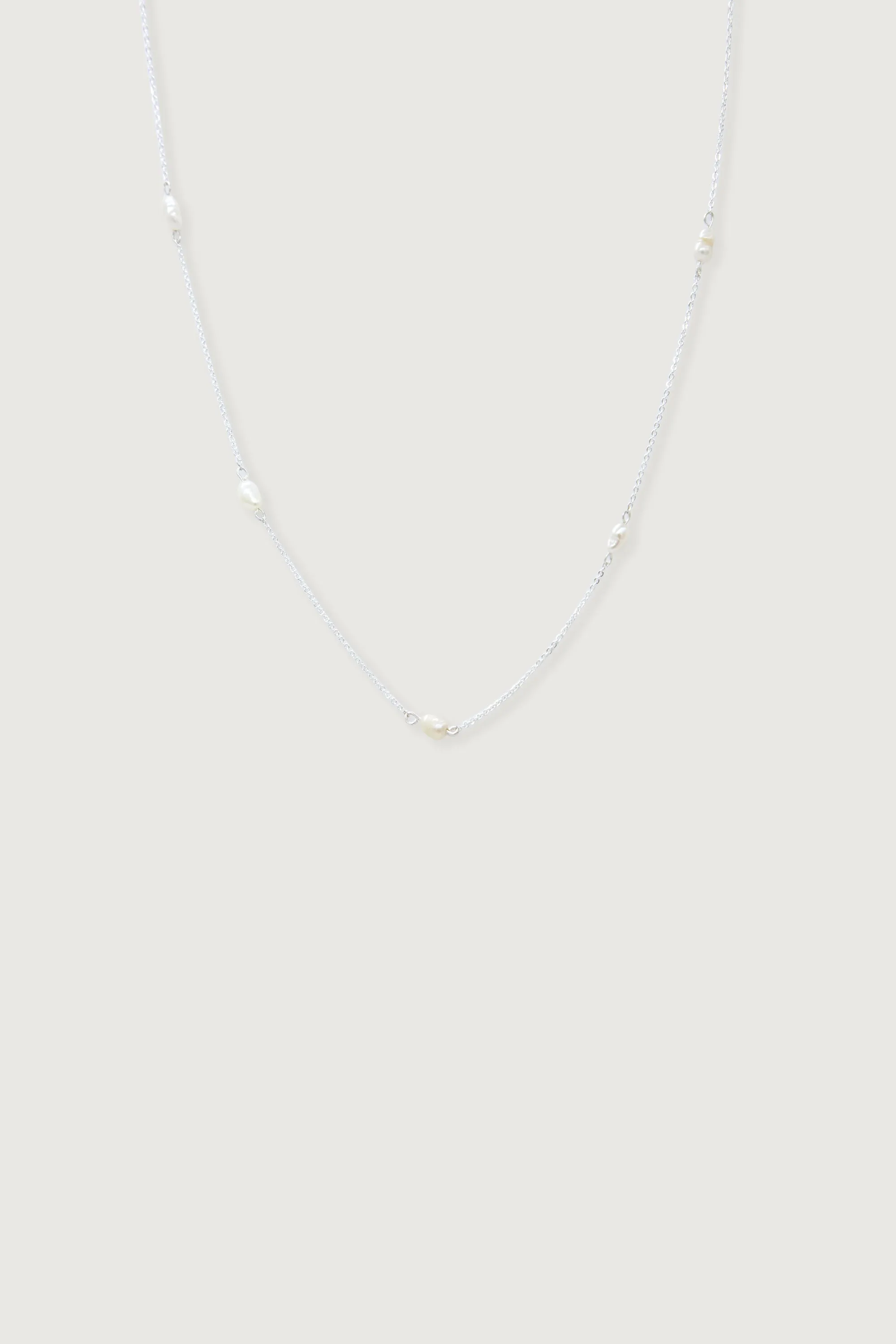 PEARL DETAIL NECKLACE